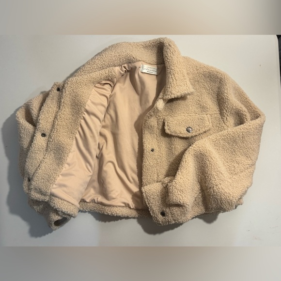American Threads Beige Sherpa Teddy Cropped Jacket Size Medium/Large - Picture 3 of 5